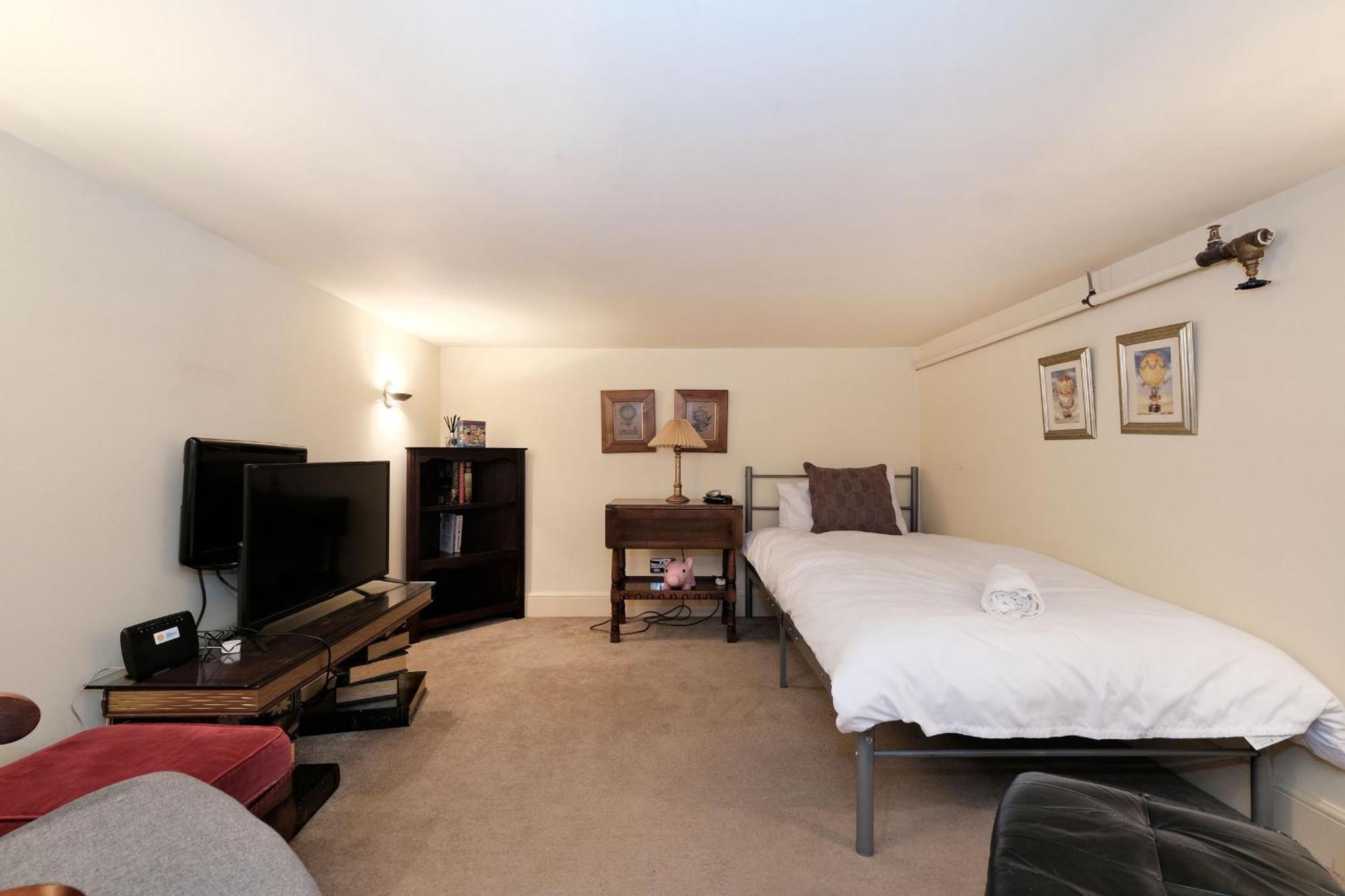 One Of A Kind Historic 3 Bedroom Apartment アバディーン エクステリア 写真